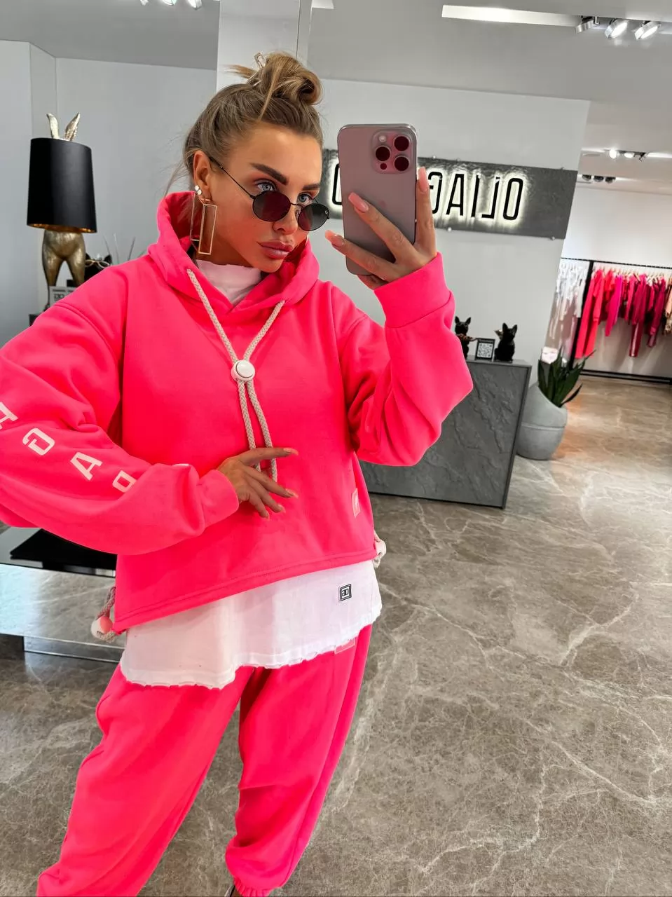 photo_2023-12-1503.03.44-999x999